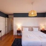 Flh Liberdade Spacious Apartment With Parking