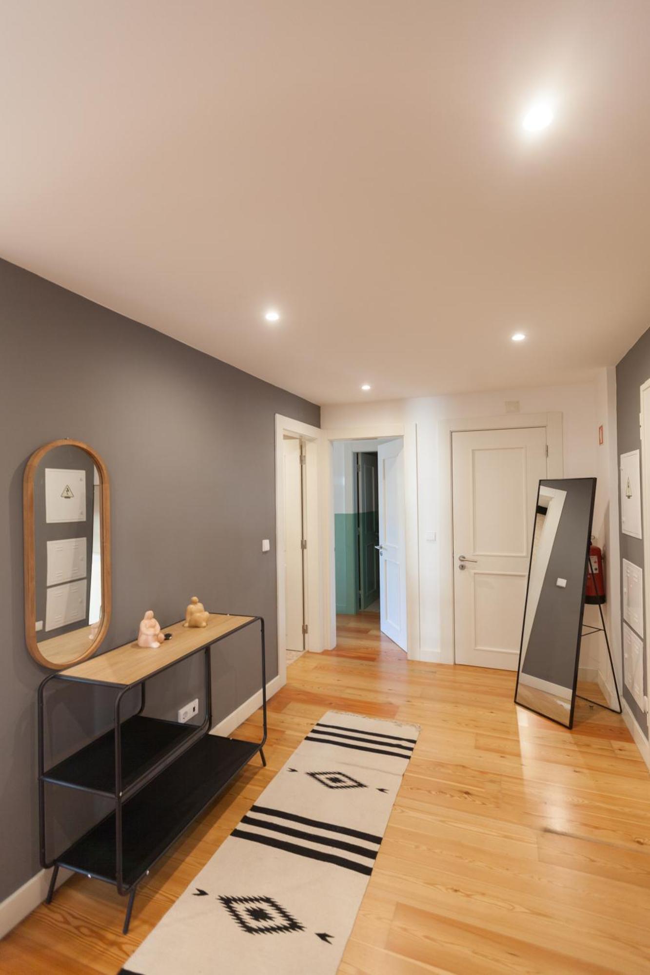 Flh Liberdade Spacious With Parking Apartamento *